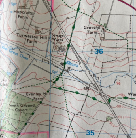 Evenley Railway Map showing the routes of the Banbury to Buckingham branch and the Great Central Main Line from Sheffield to Marylebone as they pass through the extreme north-east tip of the parish.